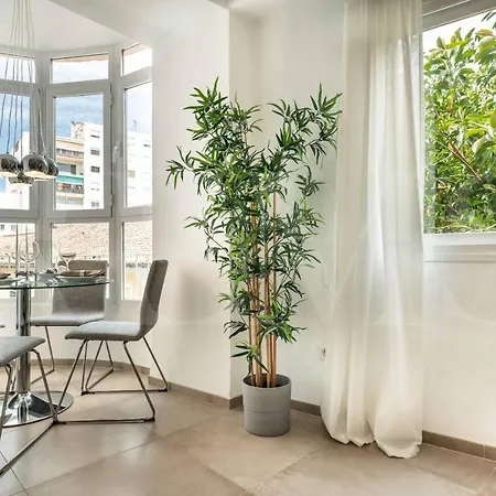 Serene & Spacious - Center By Rems Apartamento